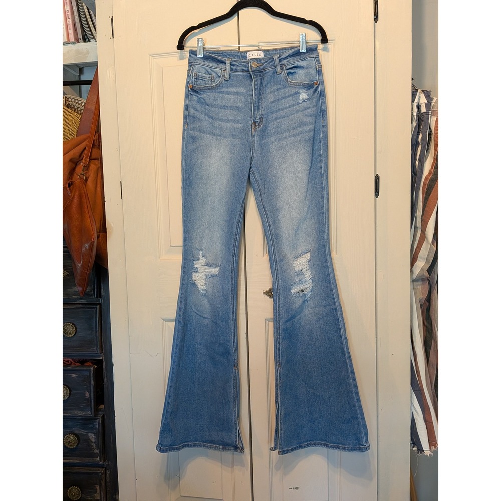 Cello Womens High Rise Distressed Flare Jeans Light Wash Size 11 Bell Bottoms